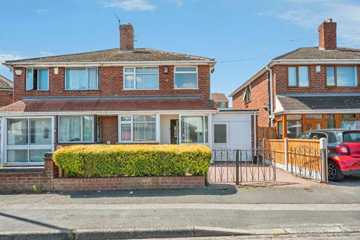 4 Bedroom Semi-Detached House For Sale In Leacroft Grove, West Bromwich, B71