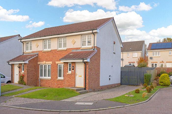 3 Bedroom Semi Detached House For Sale In Linum Grove, Kirkcaldy, KY1