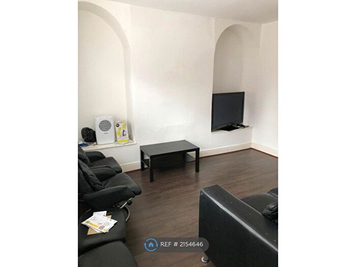 2 Bedroom Terraced House To Rent In Autumn Street, Leeds, LS6