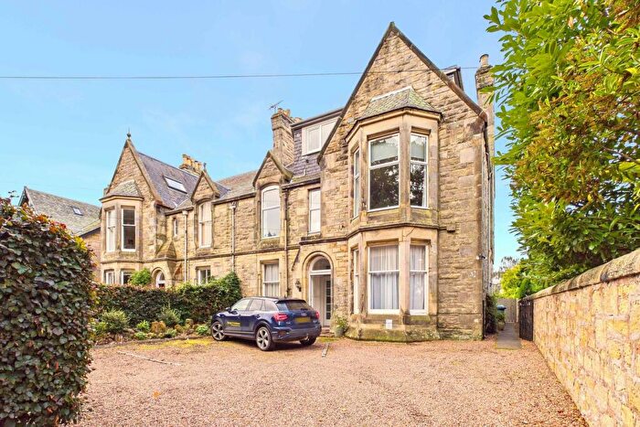 3 Bedroom Apartment For Sale In Kennedy Gardens, St Andrews, KY16