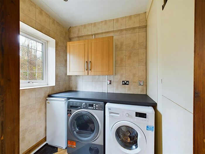6 Bedroom Property To Rent In Peeks Brook Lane, Horley, RH6