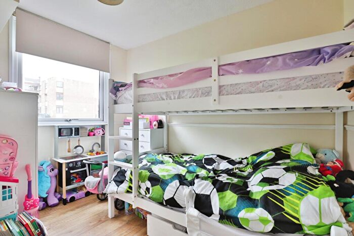 2 Bedroom Flat For Sale In Downland Place, Adastral Road, Poole, BH17