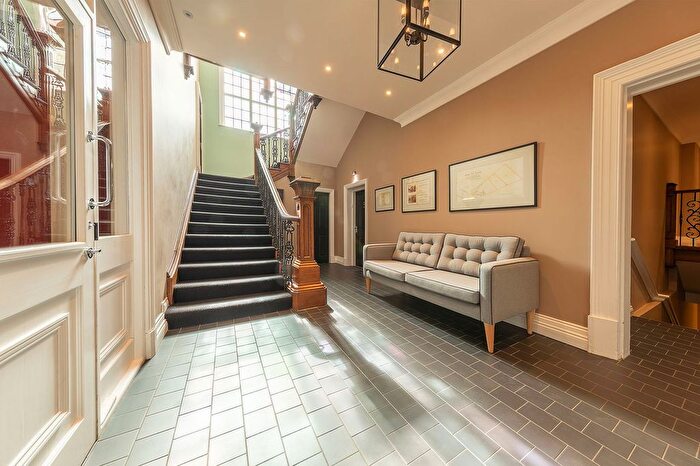 2 Bedroom Flat For Sale In Leicester Road, Oadby, Leicester, LE2