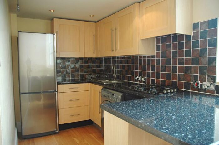 2 Bedroom Flat To Rent In Coombe Road, Brighton, BN2