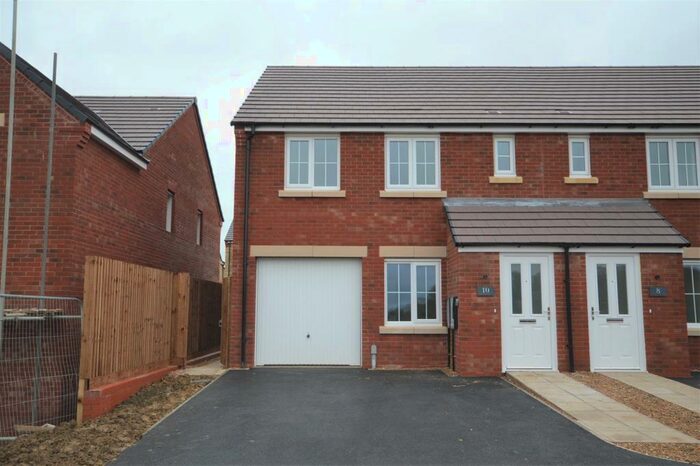 3 Bedroom Semi-Detached House To Rent In Eveland Close, Weldon, Corby, NN17