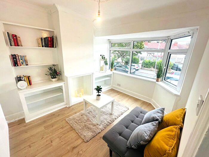 1 Bedroom Flat To Rent In Balmoral Drive, Hayes/Hillingdon, UB4