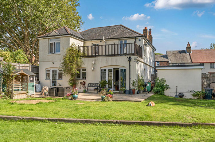 5 Bedroom Detached House For Sale In Main Road, Orpington, Kent, BR5
