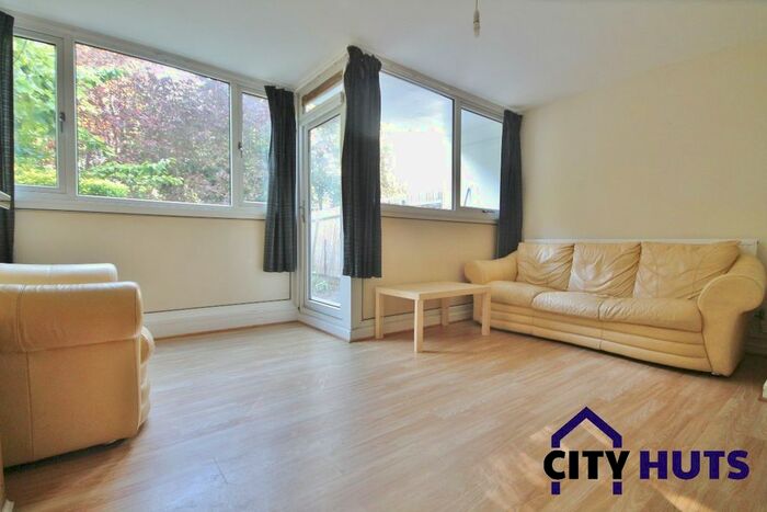 4 Bedroom Maisonette To Rent In Rowstock Gardens, London, N7