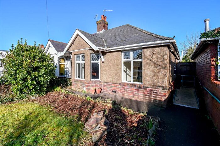 2 Bedroom Semi-Detached Bungalow For Sale In Tynewydd Road, Barry, CF62