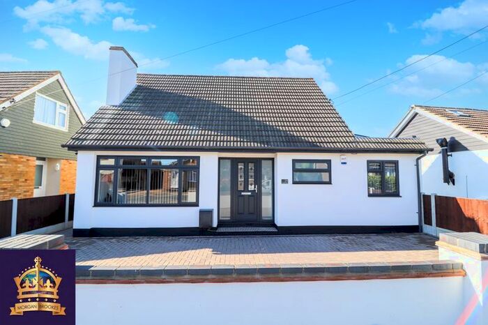 3 Bedroom Detached House To Rent In Waalwyk Drive, Canvey Island, SS8