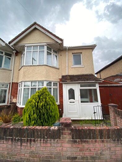 5 Bedroom End Of Terrace House To Rent In Blenheim Gardens, Southampton, SO17