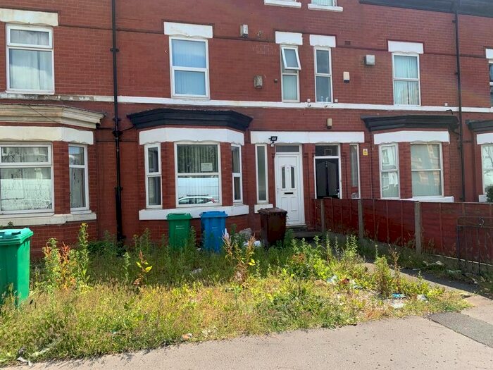 6 Bedroom Terraced House To Rent In Hathersage Road, Manchester, M13