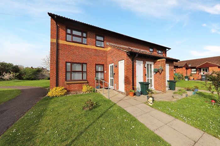 1 Bedroom Flat For Sale In Cherwell Close, Croxley Green, WD3