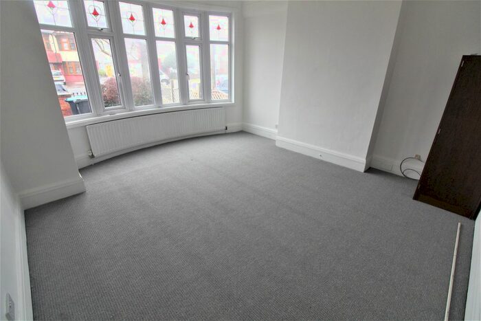 4 Bedroom End Of Terrace House To Rent In Connaught Gardens, London N13