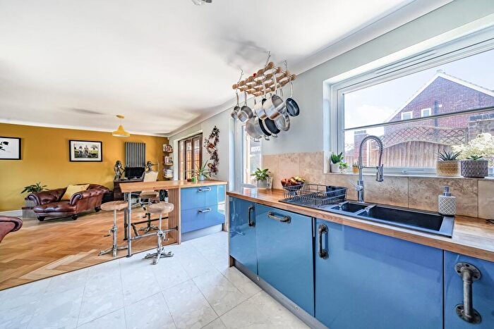 5 Bedroom Detached House For Sale In High Street, Pulloxhill, MK45