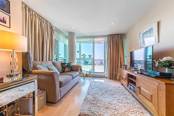 1 Bedroom Flat To Rent In Ensign House, St George Wharf, Vauxhall, London, SW8