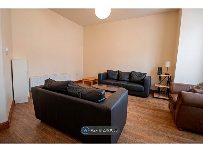 6 Bedroom Terraced House To Rent In Chestnut Avenue, Leeds, LS6