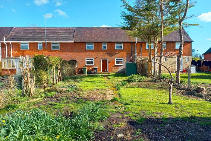 2 Bedroom Terraced House For Sale In Stanmore, SO22