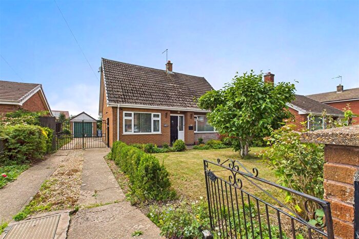 3 Bedroom Detached Bungalow For Sale In Grange Road, Newark, NG24