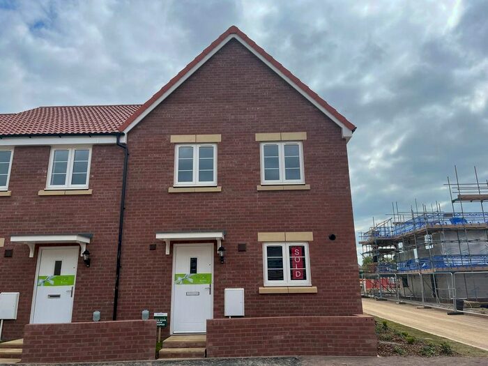 3 Bedroom Property To Rent In Kingfisher Drive, Houndstone, Yeovil, BA22