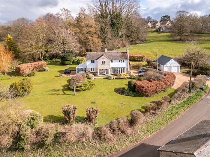 5 Bedroom Detached House For Sale In Water Street, Somerton, OX25