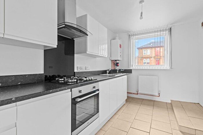 2 Bedroom Flat To Rent In Aitken Street, Airdrie, ML6