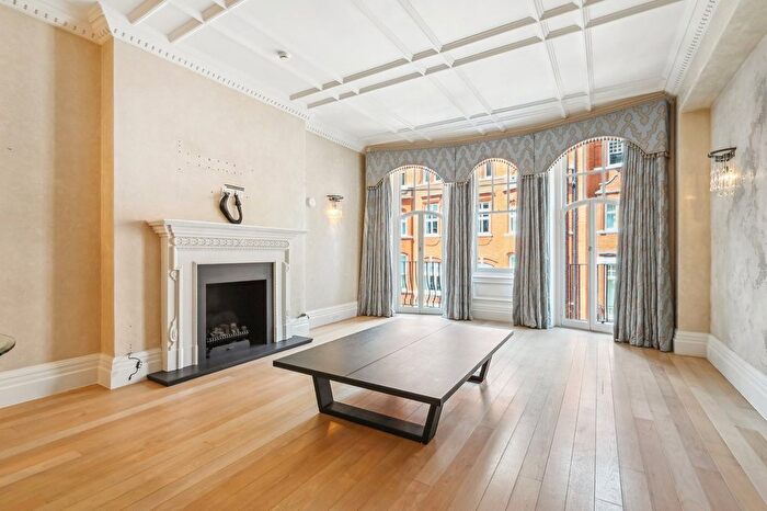 2 Bedroom Flat To Rent In Cadogan Gardens, Chelsea, London, SW3