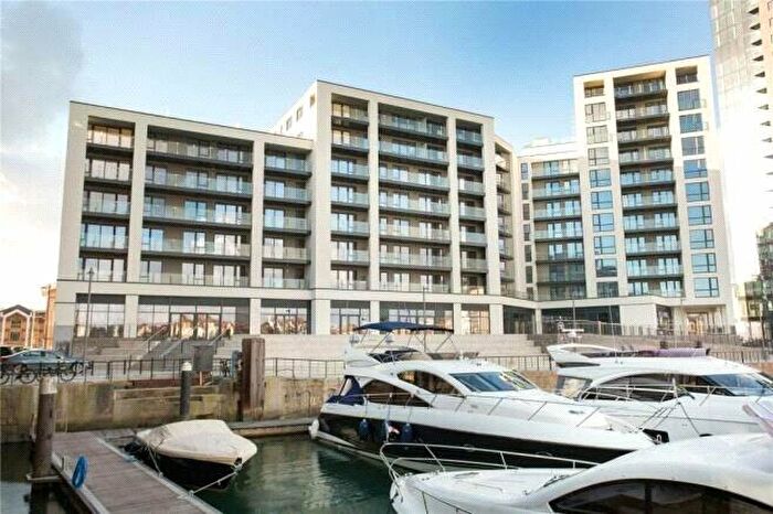 2 Bedroom Flat For Sale In Maritime Walk, Ocean Village, Southampton, Hampshire, SO14
