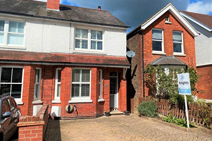 3 Bedroom Semi-Detached House To Rent In Knighton Road, Earlswood, Redhill, RH1