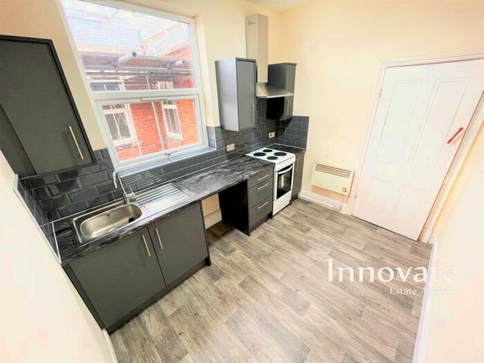 2 Bedroom Flat To Rent In Langley High Street, Oldbury B69