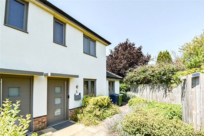 4 Bedroom Semi-Detached House To Rent In Mansfield Way, Cambridge, CB5