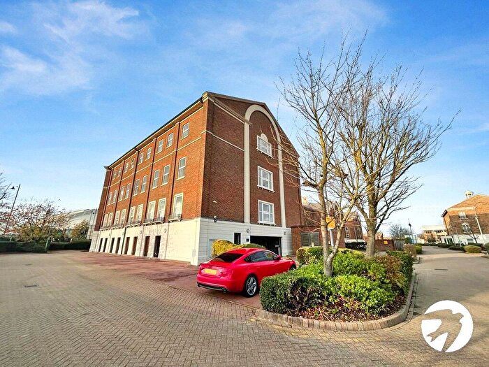 1 Bedroom Flat To Rent In Quayside, Chatham Maritime, Chatham, Kent, ME4