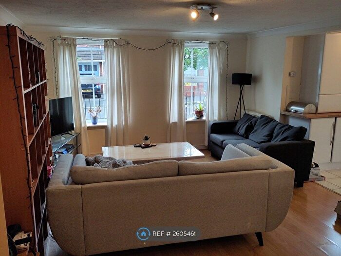 2 Bedroom Flat To Rent In Whimberry Way, Withington, Manchester, M20