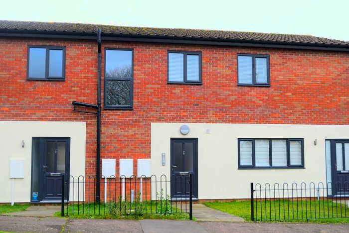 2 Bedroom Flat To Rent In Coverack Close, Northampton, NN4