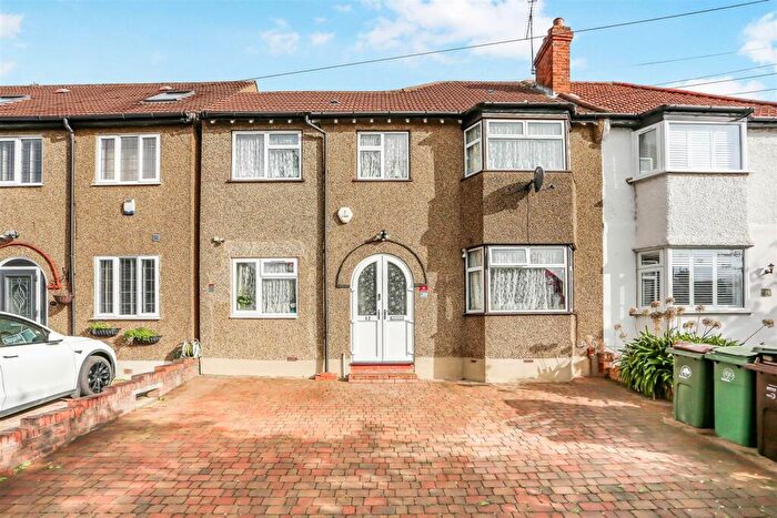 4 Bedroom Semi Detached House To Rent In Burleigh Road, Cheam, SM3