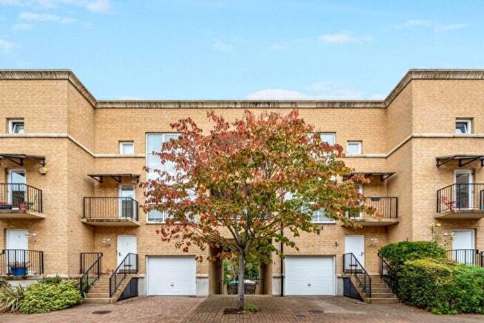 4 Bedroom Property To Rent In Royal Court, London, SE16