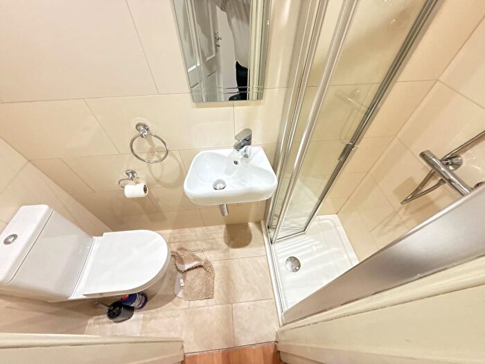 4 Bedroom Terraced House To Rent In George V Way, Perivale, London, Greater London, UB6
