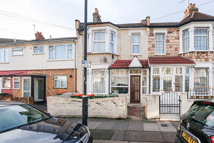2 Bedroom Semi Detached House For Sale In London, E12