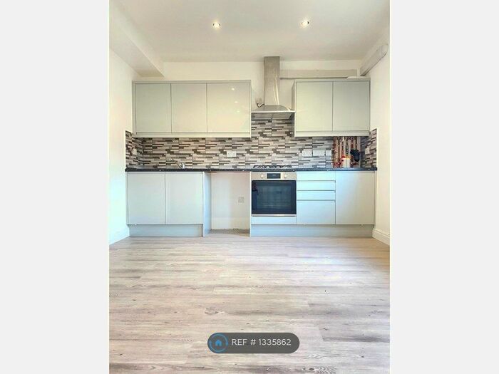 2 Bedroom Flat To Rent In Broadway Market, London, E8