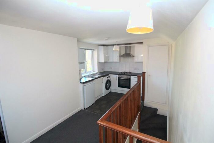 Apartment To Rent In East Barnet Road, New Barnet, EN4