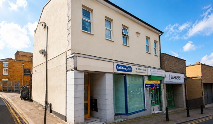 6 Bedroom Flat For Sale In King Street, Luton, Bedfordshire, LU1