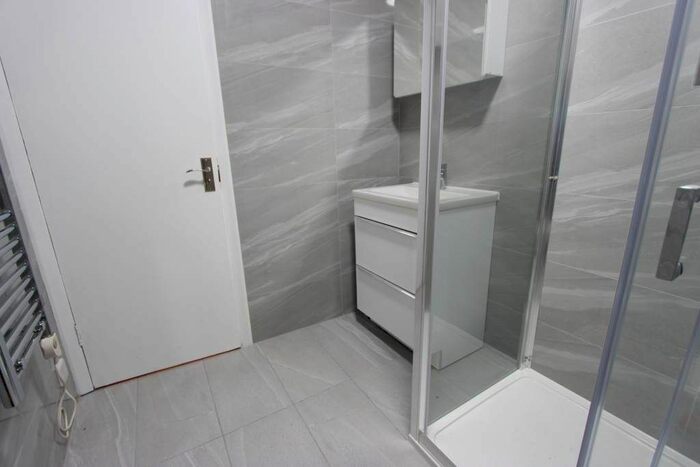 1 Bedroom Flat To Rent In High Road, London, N20