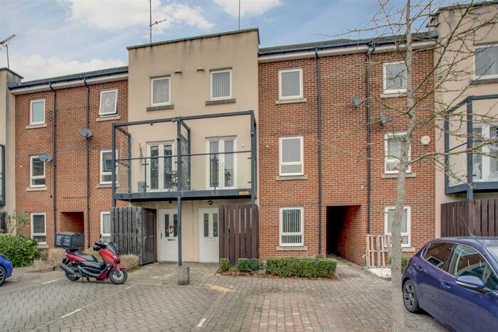 4 Bedroom Town House To Rent In Tadros Court, High Wycombe HP13