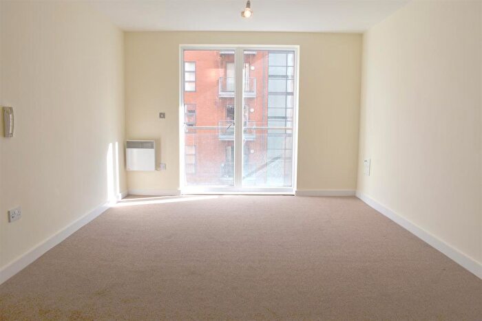 2 Bedroom Flat To Rent In Barton Place, Hornbeam Way, Manchester, M4