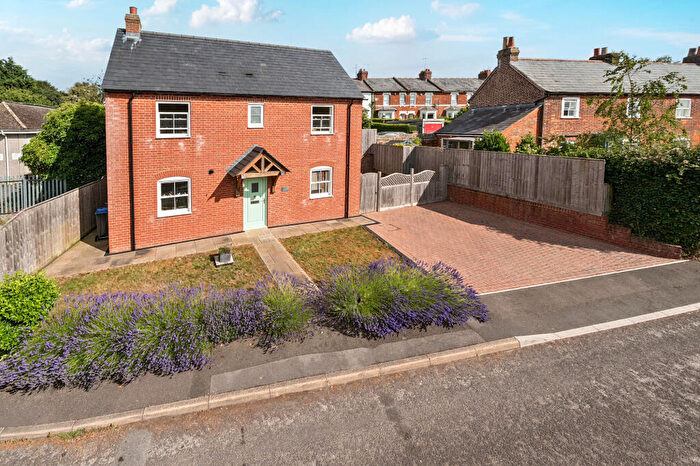 2 Bedroom Detached House For Sale In Blowhorn Street, Marlborough, SN8