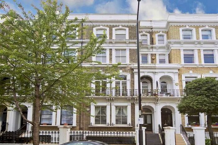 1 Bedroom Flat To Rent In Redcliffe Gardens, London, SW10