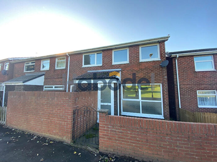3 Bedroom Semi-Detached House To Rent In Waterlow Close, Witherwack, Sunderland, SR5