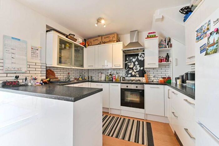 3 Bedroom End Of Terrace House To Rent In Ashton Close, West Sutton, Sutton, SM1