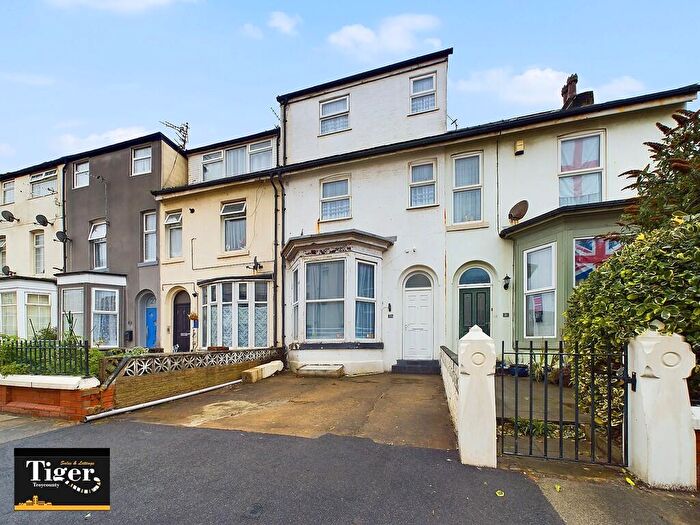 5 Bedroom Terraced House For Sale In Hill Street, Blackpool, FY4