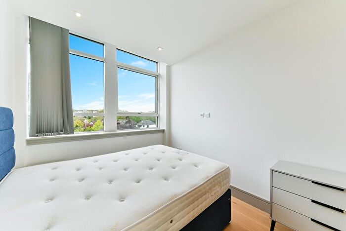 1 Bedroom Flat To Rent In Broad House, Imperial Drive, HA2